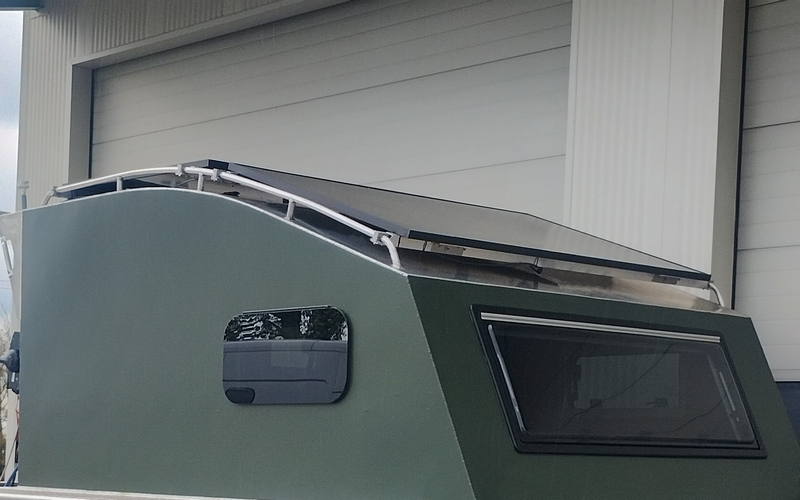 PV-Solaranlage auf SilverCarp Kabinendach